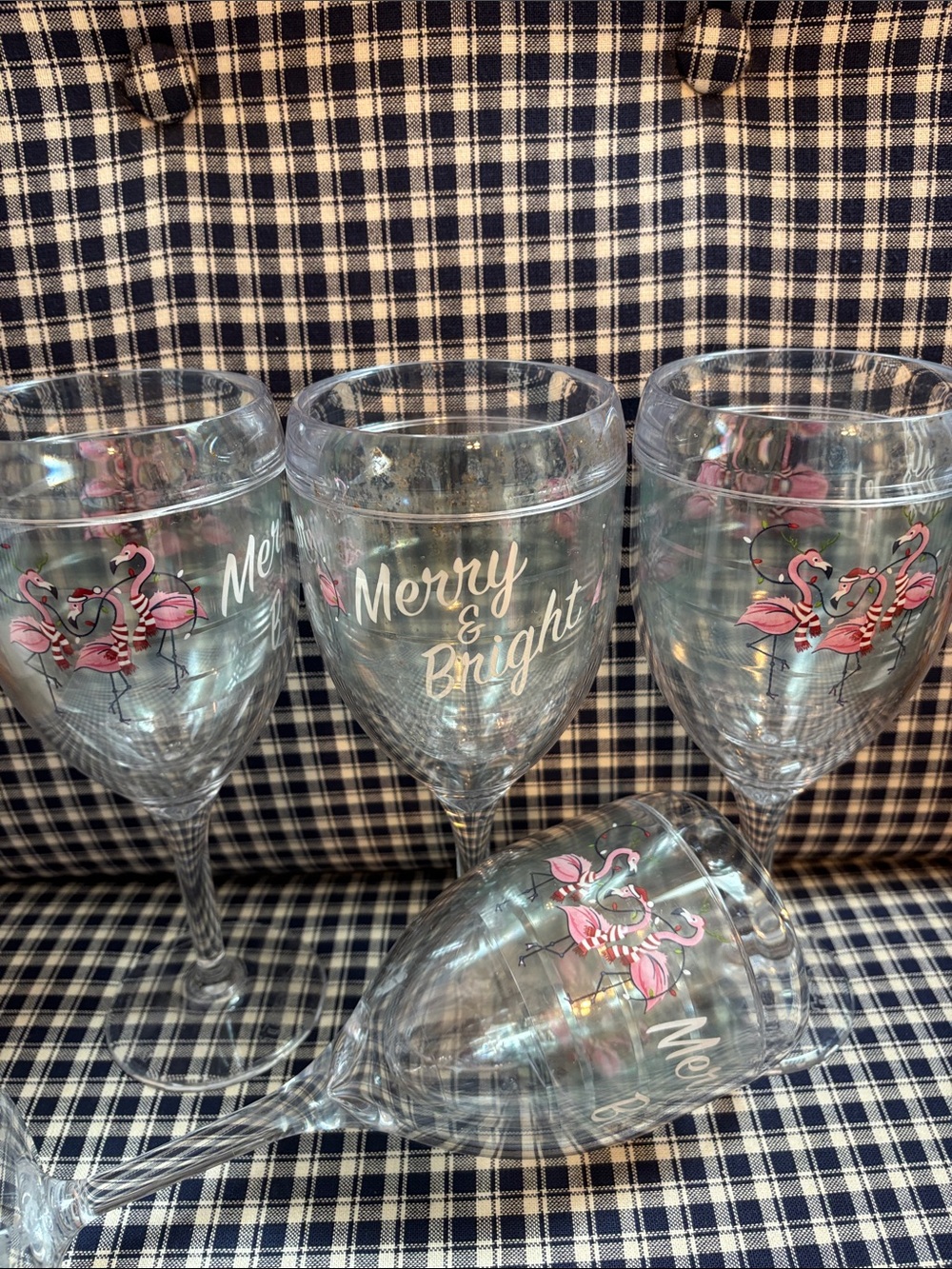 tervis Clear Wine Glasses with Pink Flamingo Merry and Bright - Picture 5 of 6